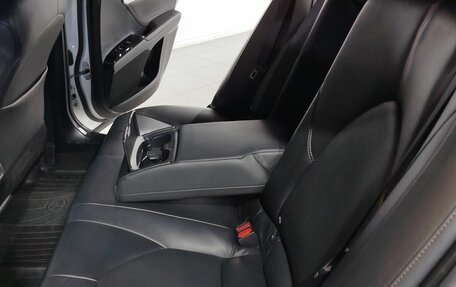 Toyota Camry, 2019 год, 2 700 000 рублей, 25 фотография
