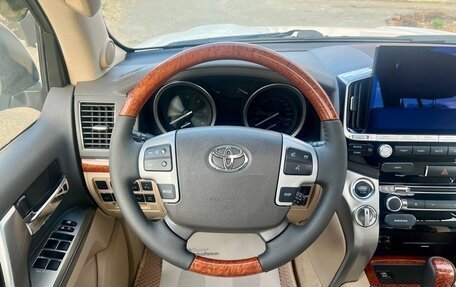 Toyota Land Cruiser 200, 2014 год, 3 899 000 рублей, 10 фотография