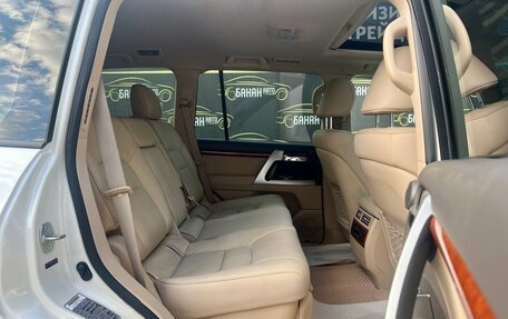 Toyota Land Cruiser 200, 2014 год, 3 899 000 рублей, 14 фотография