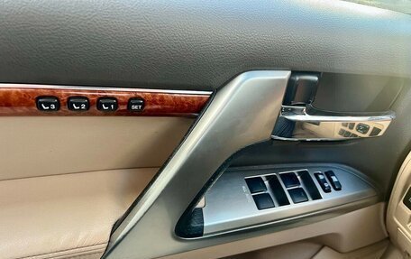Toyota Land Cruiser 200, 2014 год, 3 899 000 рублей, 15 фотография