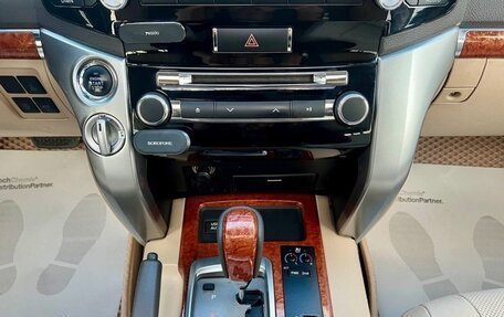 Toyota Land Cruiser 200, 2014 год, 3 899 000 рублей, 25 фотография