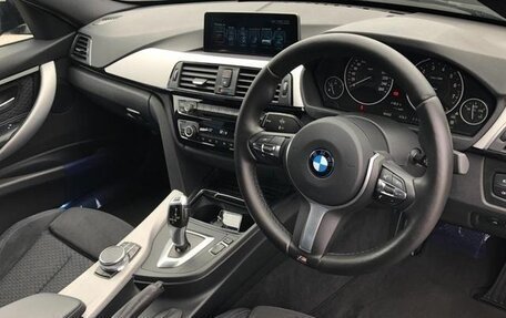 BMW 3 серия, 2018 год, 1 260 333 рублей, 10 фотография