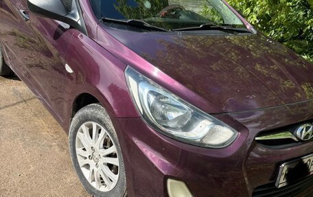 Hyundai Solaris II рестайлинг, 2012 год, 600 000 рублей, 10 фотография