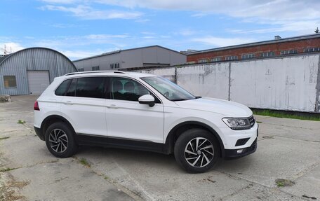 Volkswagen Tiguan II, 2018 год, 1 950 000 рублей, 2 фотография