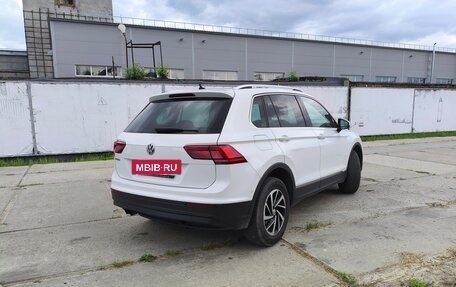 Volkswagen Tiguan II, 2018 год, 1 950 000 рублей, 5 фотография