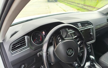 Volkswagen Tiguan II, 2018 год, 1 950 000 рублей, 19 фотография