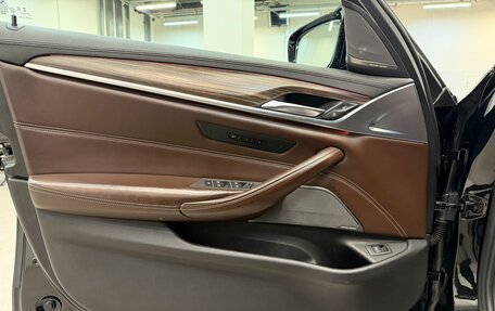 BMW 5 серия, 2019 год, 2 890 000 рублей, 11 фотография