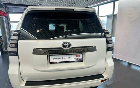 Toyota Land Cruiser Prado 150 рестайлинг 2, 2020 год, 5 950 000 рублей, 3 фотография