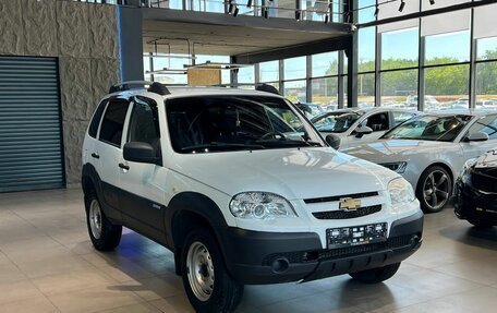 Chevrolet Niva I рестайлинг, 2014 год, 630 000 рублей, 3 фотография