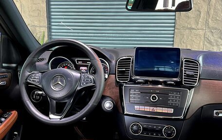 Mercedes-Benz GLS, 2017 год, 3 800 000 рублей, 28 фотография