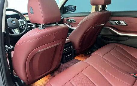 BMW 3 серия, 2023 год, 2 700 000 рублей, 10 фотография
