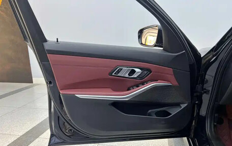 BMW 3 серия, 2023 год, 2 700 000 рублей, 13 фотография