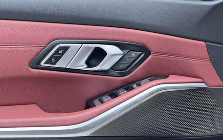 BMW 3 серия, 2023 год, 2 700 000 рублей, 14 фотография