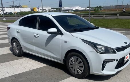 KIA Rio IV, 2019 год, 900 000 рублей, 2 фотография
