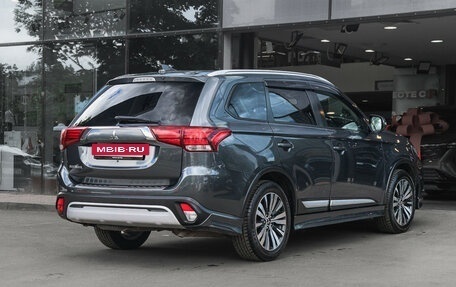 Mitsubishi Outlander III рестайлинг 3, 2020 год, 1 500 000 рублей, 4 фотография