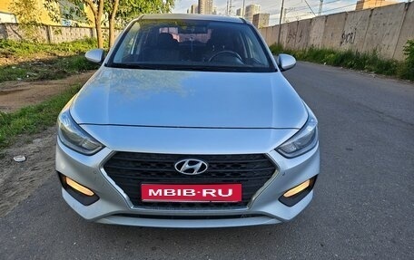 Hyundai Solaris II рестайлинг, 2017 год, 1 300 000 рублей, 1 фотография