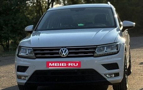 Volkswagen Tiguan II, 2018 год, 2 850 000 рублей, 2 фотография