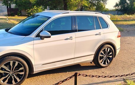Volkswagen Tiguan II, 2018 год, 2 850 000 рублей, 8 фотография