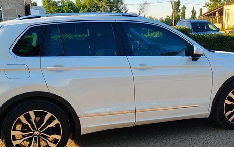 Volkswagen Tiguan II, 2018 год, 2 850 000 рублей, 10 фотография