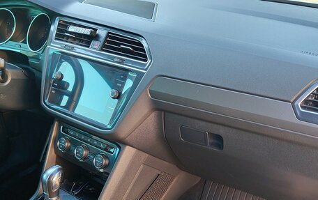 Volkswagen Tiguan II, 2018 год, 2 850 000 рублей, 18 фотография