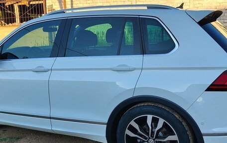 Volkswagen Tiguan II, 2018 год, 2 850 000 рублей, 21 фотография