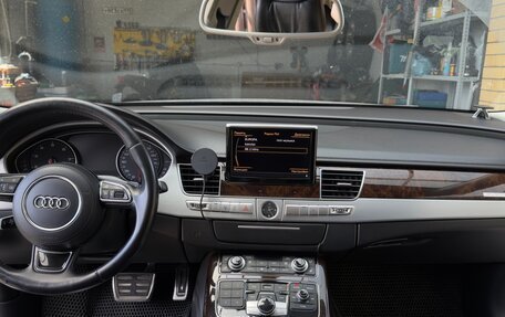 Audi A8, 2012 год, 2 400 000 рублей, 7 фотография