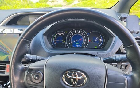 Toyota Voxy III, 2018 год, 2 560 000 рублей, 13 фотография