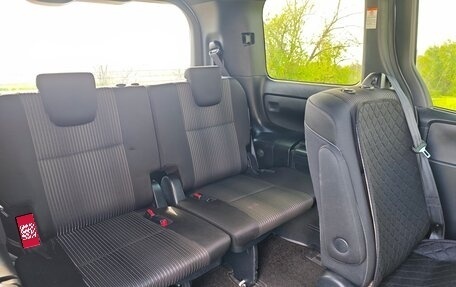 Toyota Voxy III, 2018 год, 2 560 000 рублей, 9 фотография