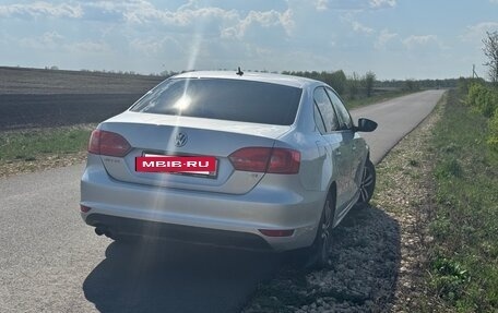 Volkswagen Jetta VI, 2012 год, 950 000 рублей, 3 фотография