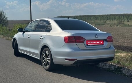 Volkswagen Jetta VI, 2012 год, 950 000 рублей, 2 фотография