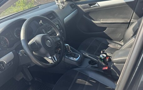 Volkswagen Jetta VI, 2012 год, 950 000 рублей, 8 фотография