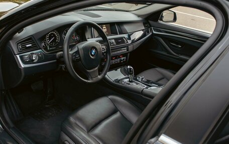 BMW 5 серия, 2015 год, 1 495 000 рублей, 13 фотография