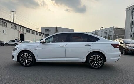 Volkswagen Lavida, 2022 год, 1 000 000 рублей, 4 фотография