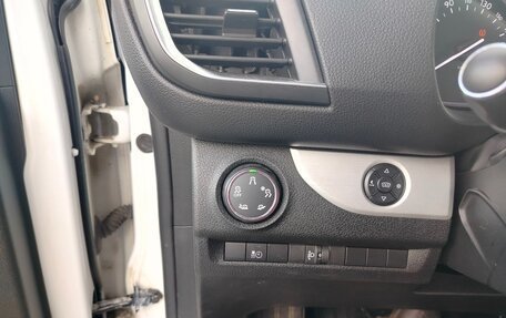 Peugeot Traveller I, 2022 год, 3 490 000 рублей, 17 фотография