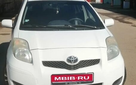 Toyota Yaris III рестайлинг, 2009 год, 1 фотография