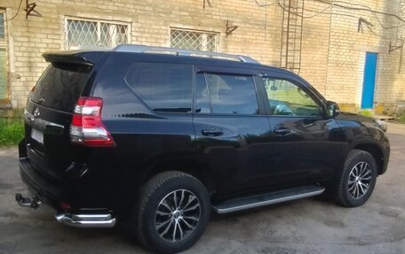 Toyota Land Cruiser Prado 150 рестайлинг 2, 2015 год, 3 740 000 рублей, 2 фотография