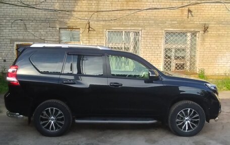 Toyota Land Cruiser Prado 150 рестайлинг 2, 2015 год, 3 740 000 рублей, 4 фотография
