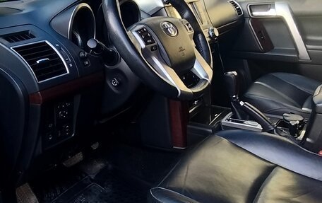Toyota Land Cruiser Prado 150 рестайлинг 2, 2015 год, 3 740 000 рублей, 12 фотография