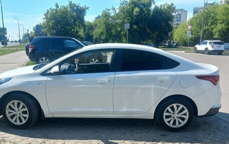 Hyundai Solaris II рестайлинг, 2022 год, 1 690 000 рублей, 2 фотография