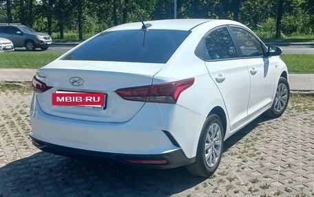 Hyundai Solaris II рестайлинг, 2022 год, 1 690 000 рублей, 5 фотография