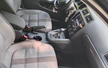 Volkswagen Jetta VI, 2016 год, 1 690 000 рублей, 13 фотография