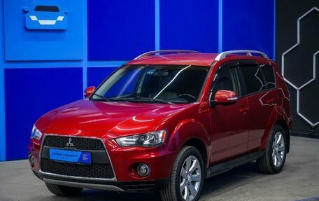 Mitsubishi Outlander III рестайлинг 3, 2010 год, 950 000 рублей, 2 фотография