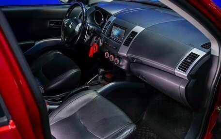 Mitsubishi Outlander III рестайлинг 3, 2010 год, 950 000 рублей, 13 фотография