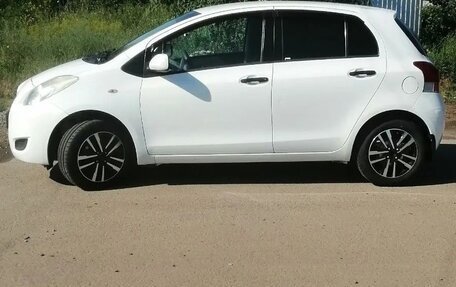 Toyota Yaris III рестайлинг, 2009 год, 2 фотография