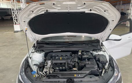 Hyundai Elantra, 2023 год, 1 305 000 рублей, 12 фотография