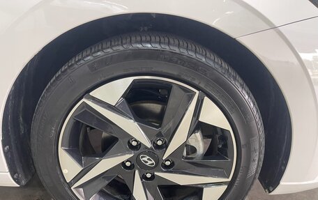 Hyundai Elantra, 2023 год, 1 305 000 рублей, 16 фотография