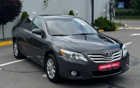 Toyota Camry, 2010 год, 890 000 рублей, 1 фотография
