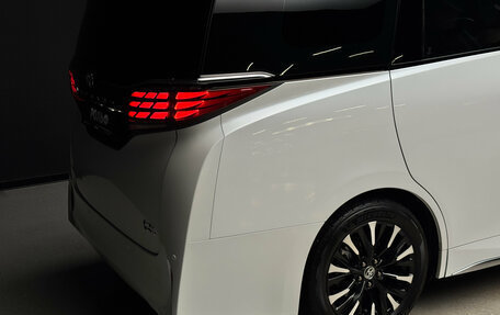 Toyota Alphard, 2024 год, 12 400 000 рублей, 9 фотография