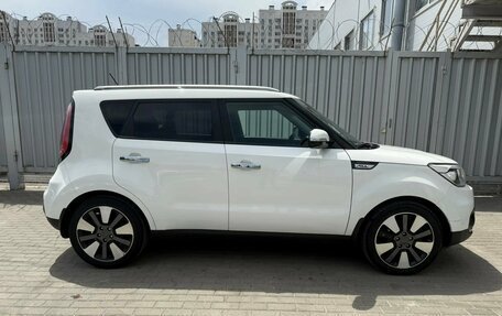 KIA Soul II рестайлинг, 2017 год, 1 575 000 рублей, 8 фотография