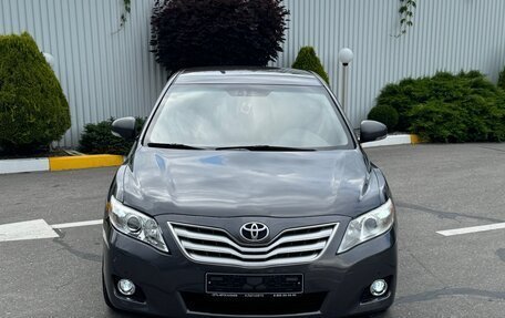 Toyota Camry, 2010 год, 890 000 рублей, 2 фотография